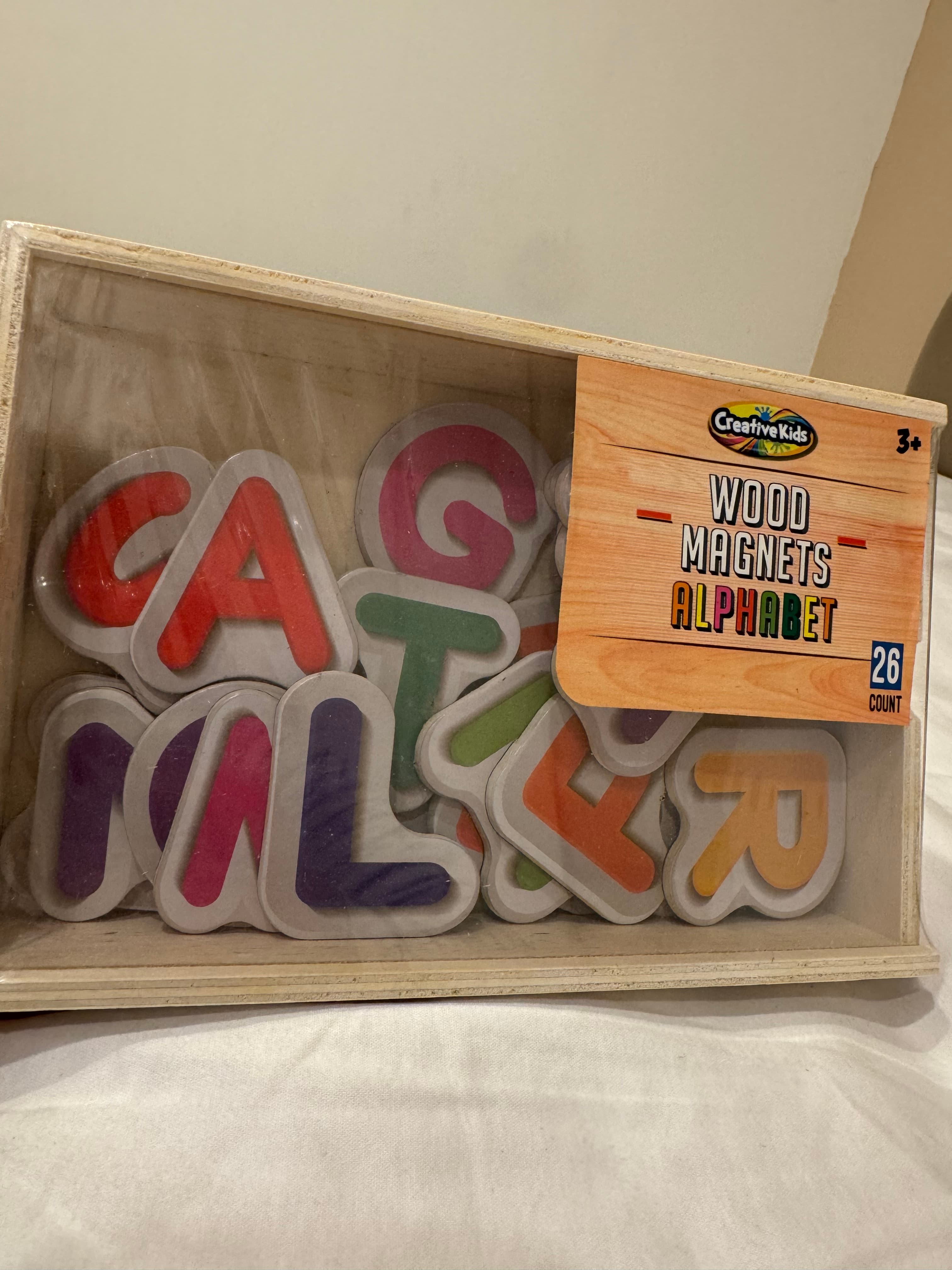 Abecedario de madera con imán